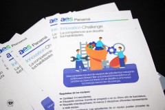 Folletos informativos del Innovation Challenge.