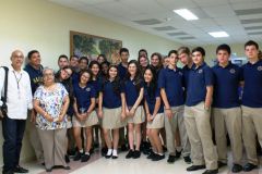 Veinticinco estudiantes de décimo grado del Colegio Panamerican School.
