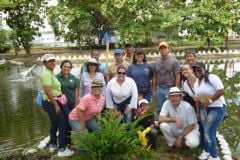 Grupo de personas que participan en el evento.