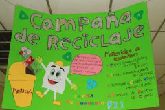 Estudiantes de la UTP participan en reciclaje.