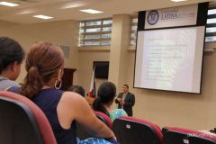 La presentación se llevó a cabo en la Universidad Latina de Panamá.