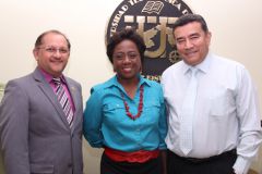 Dr. Nicolás Samaniego, Ministra Lucy Molinar y Dr. Oscar Ramírez Rector-UTP.