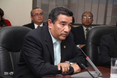 Dr. Oscar Ramírez durante la sustentación del presupuesto.