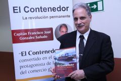 Facultad de Civil Presenta Libro "El Contenedor" La Revolución Permanente 