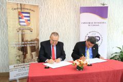 UTP firma convenio de renovación con Entremares.