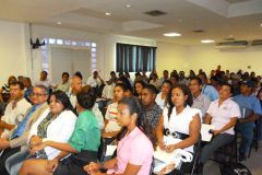 En el seminario participaron profesionales de diversas instituciones.