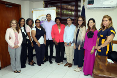 Representantes de AMPYME, SBDC y la UTP Centro Regional de Colón.