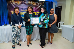 Premian la "Asistencia Perfecta 2025" en la UTP