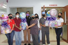 Entrega de canastilla a la unidad de maternidad del Hospital Raúl Dávila Mena, de Changuinola.