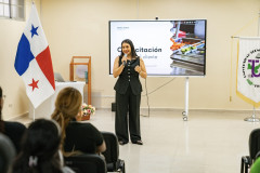 Recursos Humanos de la UTP brinda capacitación para personal de cafetería. 
