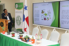 Charla sobre promoción de beneficios de plantas suculentas en la UTP