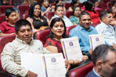 Entrega de Certificados de Acreditación.