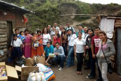 Estudiantes y Docentes de la UTP Chiriquí, presentes en la donación.