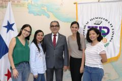 Las cuatro estudiantes participarán en cursos de la carrera de Ingeniería Ambiental.