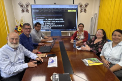 Autoridades se reunen con Docentes de España 