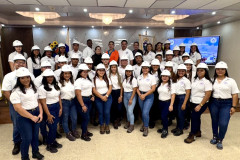 Estudiantes de la Facultade de Ingeniería Civil del centro Regional de Panamá Oeste 