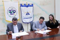 El convenio fue firmado por el Dr. Oscar Ramírez, por la UTP; y el Mgtr. Oscar León, de QLU.