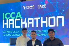 Los estudiantes Elian González, Steven Cisneros y Oscar Vásquez, de la Licenciatura en Ingeniería de Sistemas y Computación del Centro Regional de Veraguas participaron del ICCA Hackathon 2024.