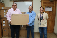 Como parte del Proyecto de Mejoramiento de los Laboratorios de Facultades y Centros Regionales, el Centro Regional de Veraguas, recibió 10 nuevas computadoras de última gama y 5 pantallas interactivas de última generación, el 27 de mayo.