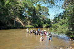 Estudiantes de V año de Licenciatura en Ingeniería Civil del Centro Regional de Veraguas realizaron una gira académica a la sección de aforo de la subcuenca hidrográfica del río Tabasará en la estación hidrológica Viguí, el 22 de febrero.