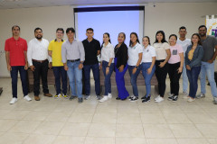 Veintiún estudiantes del Centro Regional de Veraguas sustentaron del 26 al 28 de febrero, el informe final de la materia "Introducción a la Vida Laboral", a cargo de las docentes Mgtr. Betzaida Alaín y Mgtr. Iluminada Cisneros.