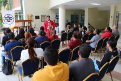 Estudiantes del Centro de Tele Educación, Dr. Víctor Levi Sasso participan de la misa.