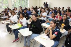 Estudiantes de la Carrera de Ingeniería en Alimentos.