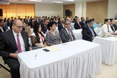 Autoridades de la UTP y gubernamentales, junto a participantes del HUB de las Américas.