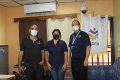 El personal de la UTP fue recibido por el Director del INADEH en Bocas del Toro, Mgtr. Teodomilton Guerra.