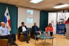 Marco Ponce Adroher, Eduardo Jaspe Lescure y Gonzalo Menéndez. La moderadora fue la Licda. Olga de Obaldía.