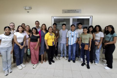 Estudiantes del Centro Regional de Panamá Oeste viistan Laboratorio de Mercadeo. 