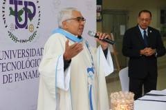 Padre Román Altamiranda, capellán de la UTP.