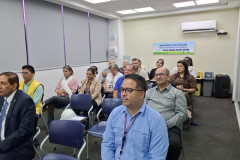 Autoridades participan de conversatorio de sostenibilidad 