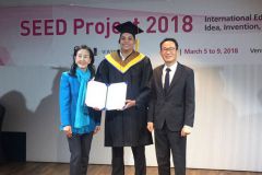 Entrega de Certificado de Participación en el Evento SEED Project 2018 en Seúl, Corea.