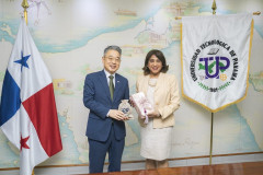 La Embajada de la República de Corea del Sur muestra interés en brindar cursos del idioma coreano en la UTP 