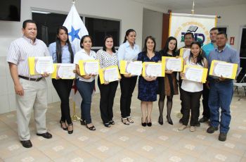 La Coordinación de Extensión de UTP Chiriquí, entrega certificados a estudiantes