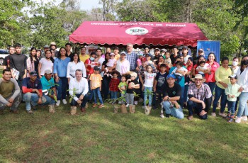 El Centro Regional de la Universidad Tecnológica de Panamá (UTP), en Veraguas, fue sede de la actividad "Sembrando con inclusión, árboles para el futuro", conmemorando los 17 años de la creación del Centro de Rehabilitación Integral (Reintegra) en la provincia de Veraguas, el pasado 7 de julio.
