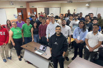 Estudiantes y Docentes presentes en la Conferencia sobre Emprendimiento Estudiantes y Docentes presentes en la Conferencia sobre Emprendimiento