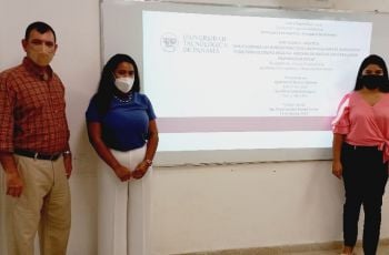 Karol Muñoz y Kenia Arias, estudiantes de la Lic. en Logística y Transporte Multimodal, junto a Ing. Francisco Arango, Asesor.