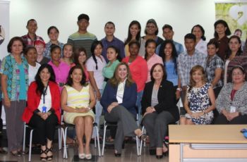 Estudiantes de la UTP, becarios de la Fundación ASSA.
