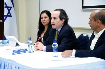 S.E. Gil Artzyeli, Embajador de Israel en Panamá; Ing. Aris Castillo.