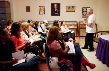 Roberto Manzano, escritor cubano, invitado.