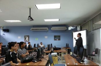 Presentan tablero digital en la UTP Chiriquí.