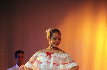 Grupos de Danzas se presentaron el el Teatro Auditorio de la UTP