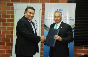 Dr. Oscar Ramírez y el Ing. Eduardo Jaén.