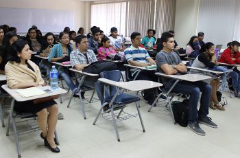 Sesión Informativa de Becas para Estudiantes de la UTP 