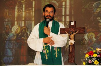 La misa la celebró el capellán de la UTP, Euclides González.