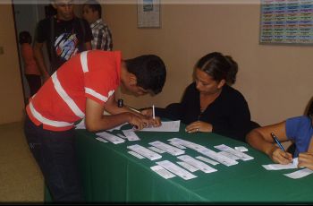 Votaciones en el Centro Regional de Panamá Oeste.