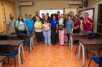 Participaron 18 personas, entre personal administrativo, docentes y estudiantes, incluyendo integrantes de las brigadas de emergencia del Centro Regional y de la Brigada Educativa Universitaria (BEU). Participaron 18 personas, entre personal administrativo, docentes y estudiantes, incluyendo integrantes de las brigadas de emergencia del Centro Regional y de la Brigada Educativa Universitaria (BEU).