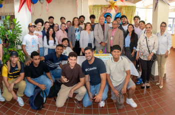Comunidad universitaria de la EAL.